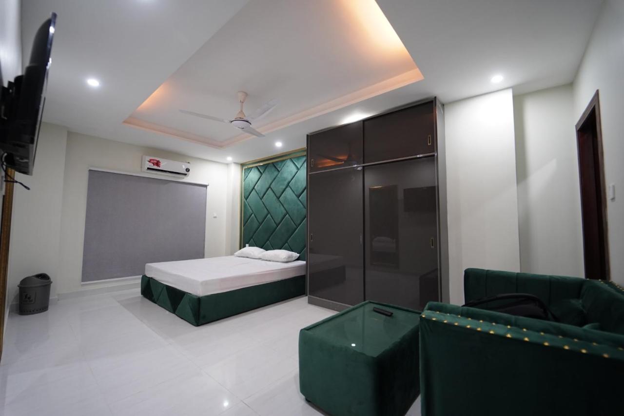 Premier Heights Jhelum Hotell Exteriör bild